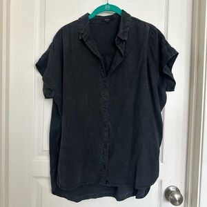 Quince Short Sleeve Button Up Tencel Shirt black Size Medium